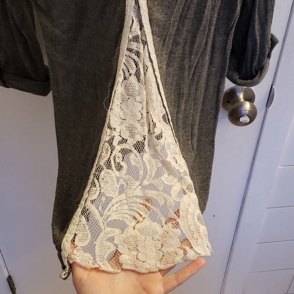 Grey 3/4 sleeve to full length lace shirt - Picture 3 of 4